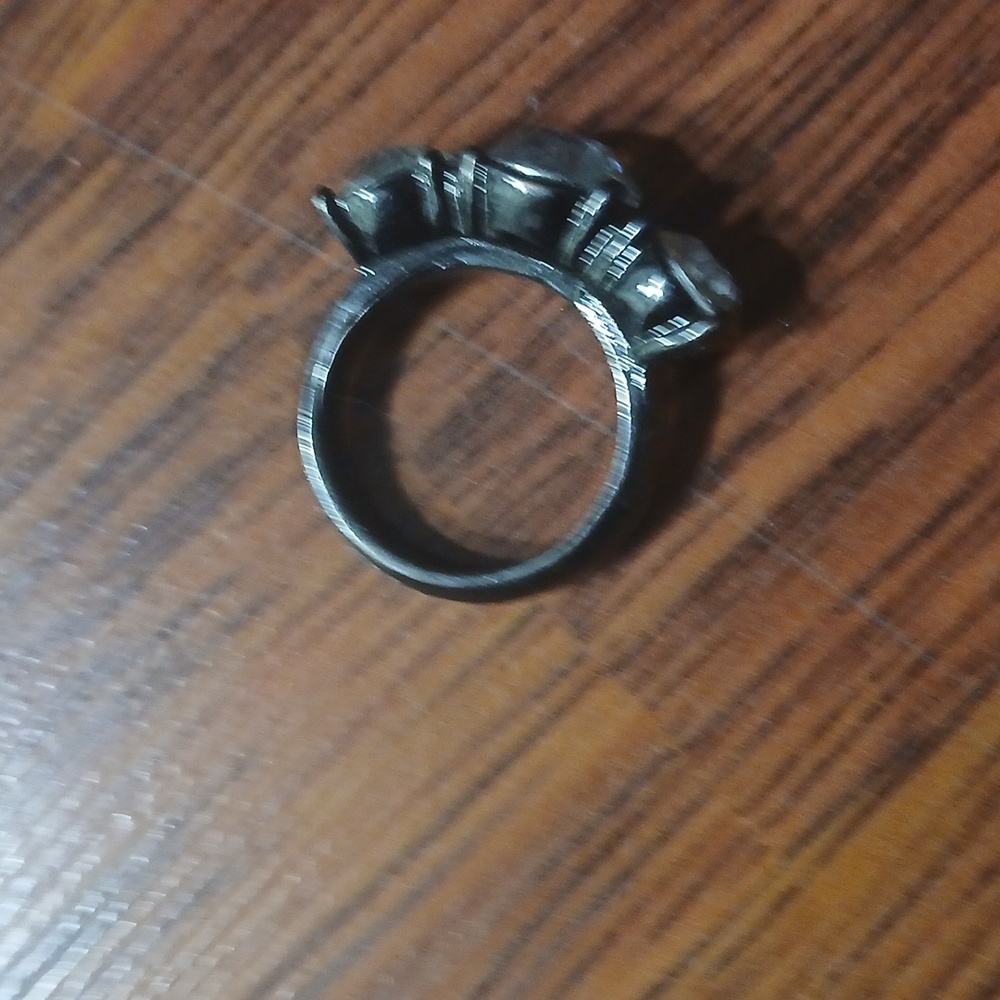 Ring‎ - Picture 2 of 4